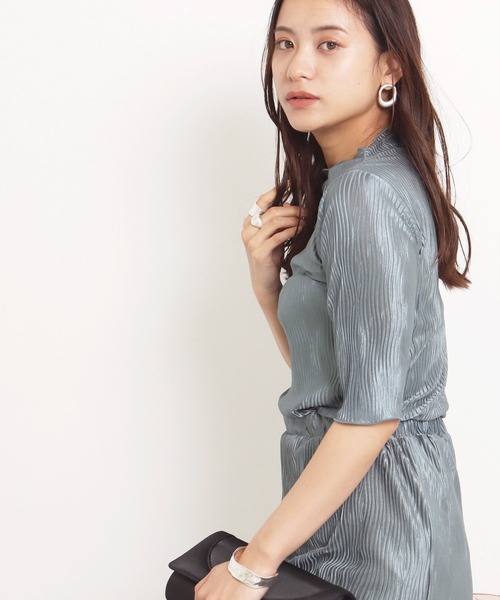 AULI（アウリィ）の「【低身長向けサイズ】ギラギラプリーツトップス（Tシャツ/カットソー・レディース・ブラック/ブルー/グリーン・XS）」の4枚目の写真