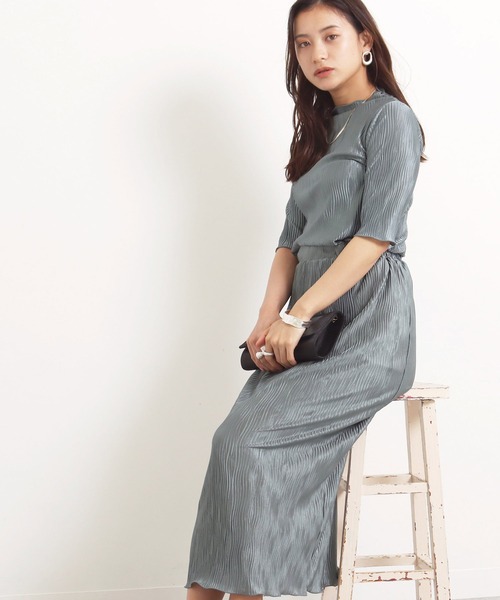 AULI（アウリィ）の「【低身長向けサイズ】ギラギラプリーツトップス（Tシャツ/カットソー・レディース・ブラック/ブルー/グリーン・XS）」の5枚目の写真