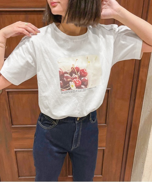 apres jour clair(アプレジュールクレア)の「【apres jour clair】フォトTシャツ【ZOZOTOWN限定アイテム】(Tシャツ/カットソー・レディース・オフホワイト/ホワイト系その他/ホワイト系その他2/ホワイト系その他3・X-LARGE/フリー)」の3枚目の写真