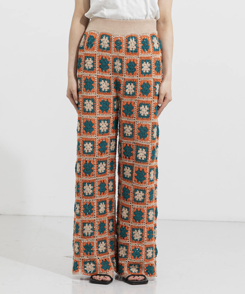 URBAN RESEARCH(アーバンリサーチ)の「ハンドクロシェニットパンツ(その他パンツ・レディース・チャコールグレー/レッド系その他・FREE)」の5枚目の写真