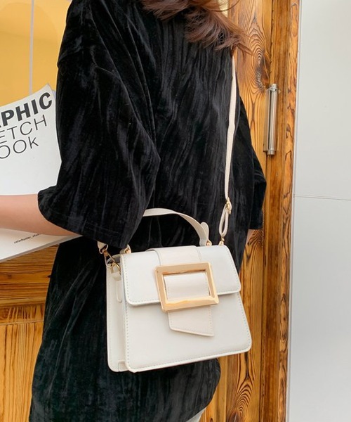 florist（フローリスト）の「【2WAY】ベルトデザインのスクエアミニショルダーバッグ（ショルダーバッグ・レディース・ブラック/ホワイト/レッド/ベージュ/キャメル・FREE）」の2枚目の写真