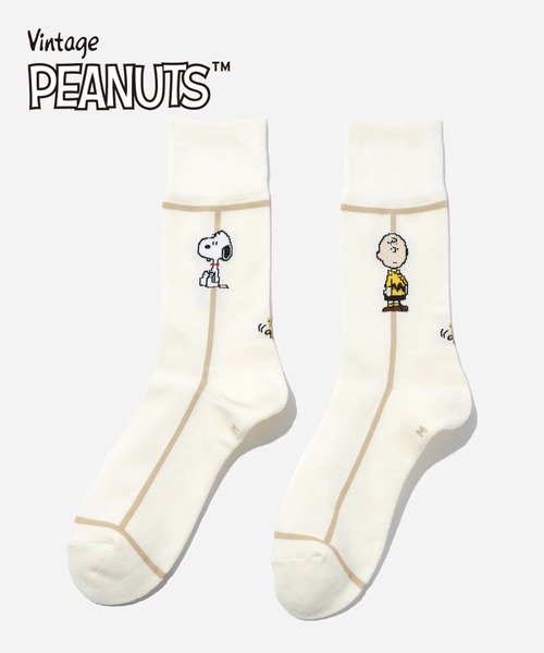 CHICSTOCKS（シックストックス）の「SNOOPY×CHICSTOCKS［1970s］（ソックス/靴下・レディース・アイボリー/グレイッシュベージュ/グレイッシュブルー/ホワイト系その他4/ベージュ系その他/ブラック系/ブラック/ネイビー/マスタード・SMALL/MEDIUM/LARGE）」の2枚目の写真