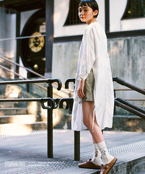 CHICSTOCKS（シックストックス）の「SNOOPY×CHICSTOCKS［1970s］（ソックス/靴下・レディース・アイボリー/グレイッシュベージュ/グレイッシュブルー/ホワイト系その他4/ベージュ系その他/ブラック系/ブラック/ネイビー/マスタード・SMALL/MEDIUM/LARGE）」の20枚目の写真