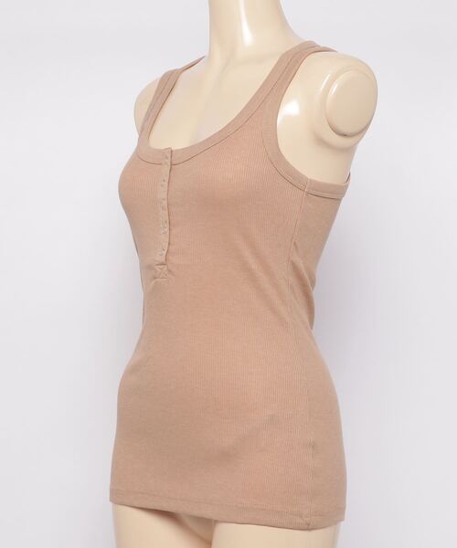 Guess(ゲス)の「Milena Tank Top(タンクトップ・レディース・ベージュ/カーキ・MEDIUM/X-SMALL/SMALL)」の3枚目の写真