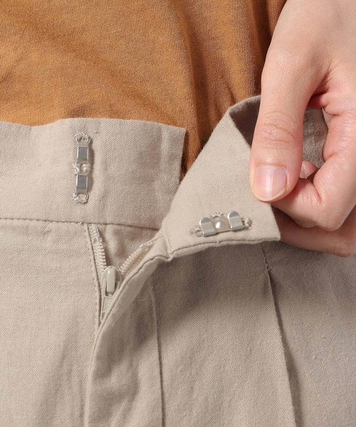 LAKOLE（ラコレ）の「コットンリネンスラブスリットトラウザーパンツ / 954255（その他パンツ・レディース・ブラック/ブラウン/ライトベージュ・SMALL/MEDIUM）」の19枚目の写真