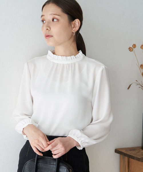 ROPE' PICNIC(ロペピクニック)の「【2WAY】フリルブラウス(シャツ/ブラウス・レディース・ホワイト/ライトグレー/ブラック/ブラック系その他/ブルー系その他・40/38)」の2枚目の写真