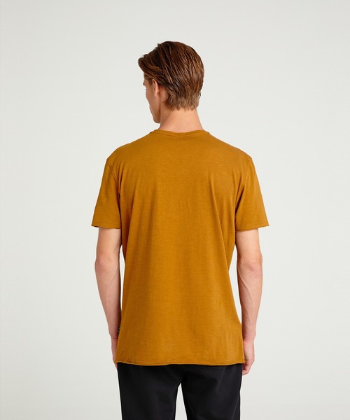 SISLEY(シスレー)の「ラウンドネック半袖Tシャツ・カットソー(Tシャツ/カットソー・メンズ・ホワイト/ブラック/ネイビー/マスタード・MEDIUM/X-LARGE/SMALL/LARGE)」の12枚目の写真