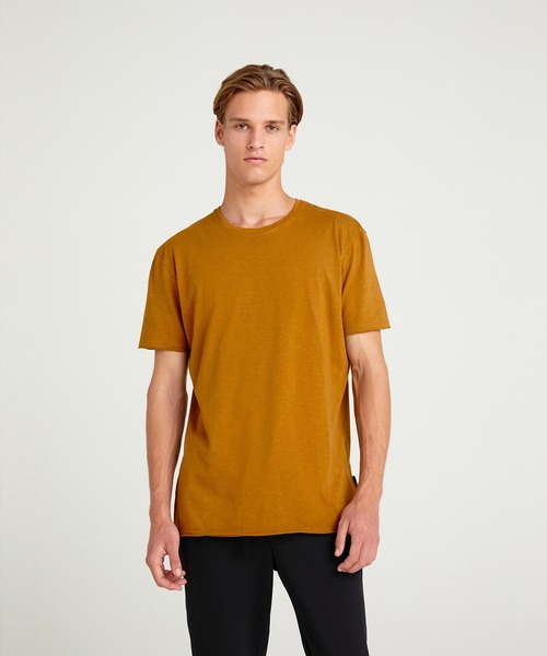 SISLEY(シスレー)の「ラウンドネック半袖Tシャツ・カットソー(Tシャツ/カットソー・メンズ・ホワイト/ブラック/ネイビー/マスタード・MEDIUM/X-LARGE/SMALL/LARGE)」の10枚目の写真