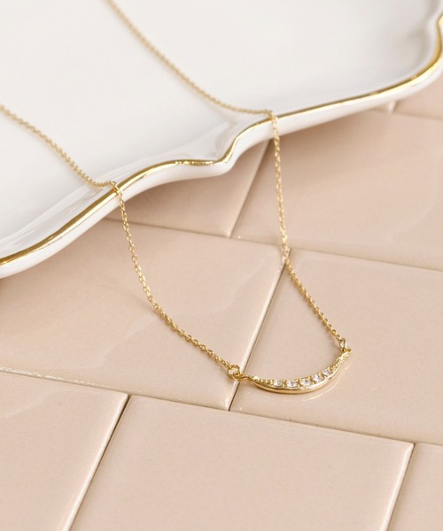 Phoebe(フィービィー)の「【金属アレルギー対応】クレッセントビジューペンダントネックレス(ネックレス・レディース・イエローゴールド/ピンクゴールド・FREE)」の11枚目の写真