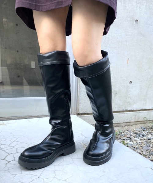 WHO'S WHO gallery（フーズフーギャラリー）の「タンクソールロングブーツ（ブーツ・レディース・ブラック・MEDIUM/LARGE）」の2枚目の写真