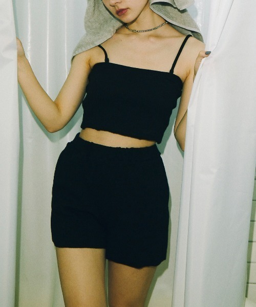 WHO'S WHO gallery（フーズフーギャラリー）の「【SLOPPY/スロッピー】チューブトップ（キャミソール・レディース・ブラック/ミント/オートミール/サックスブルー/ブラウン・FREE）」の2枚目の写真