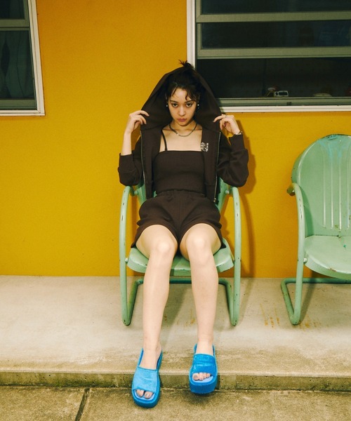 WHO'S WHO gallery（フーズフーギャラリー）の「【SLOPPY/スロッピー】チューブトップ（キャミソール・レディース・ブラック/ミント/オートミール/サックスブルー/ブラウン・FREE）」の21枚目の写真