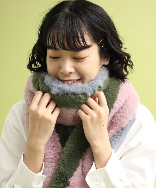 didizizi（ディディジジ）の「配色ファーマフラー（ストール/ショール・レディース・ブラウン/ピンク/ブルー・FREE）」の3枚目の写真