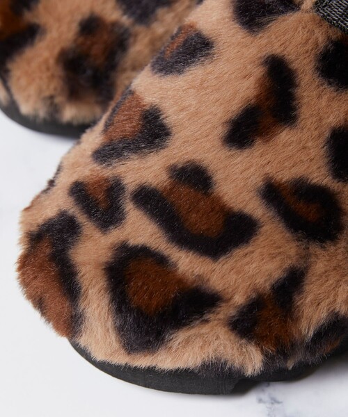 FREAK'S STORE（フリークスストア）の「WEB限定 FREAK'S STORE OUTDOORS/フリークスアウトドアーズ バックルストラップ ファーサンダル/レオパード/クロッグ（サンダル・メンズ・ブラック/レオパード・23/24/25/26/27/28）」の6枚目の写真