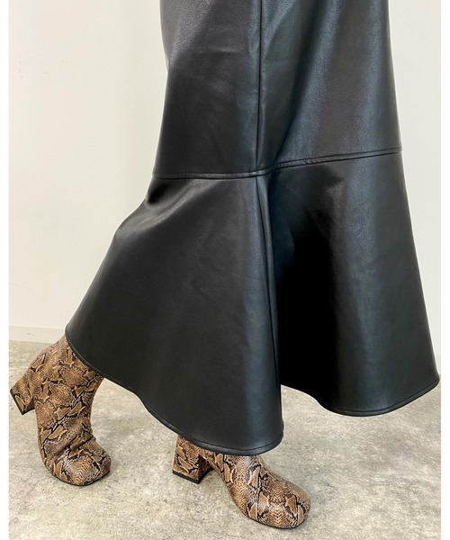 MLI'A（エムリア）の「スクエアトゥブーツ（ブーツ・レディース・ブラック/ブラウン/パイソン・M/L）」の5枚目の写真