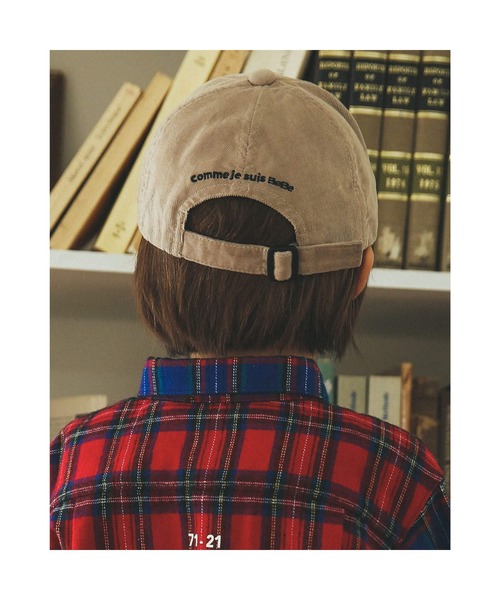 BeBe(ベベ)の「BeBe/コーデュロイロゴ刺繍キャップ(52~56cm)(キャップ・キッズ・ベージュ/ブラック・LARGE/MEDIUM)」の7枚目の写真