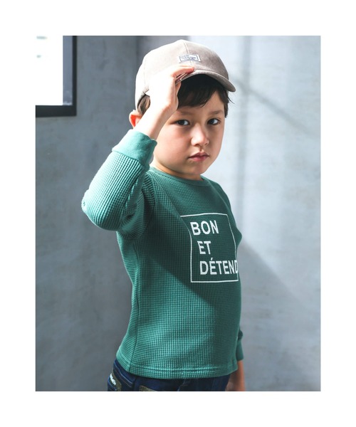 BeBe(ベベ)の「BeBe/コーデュロイロゴ刺繍キャップ(52~56cm)(キャップ・キッズ・ベージュ/ブラック・LARGE/MEDIUM)」の10枚目の写真