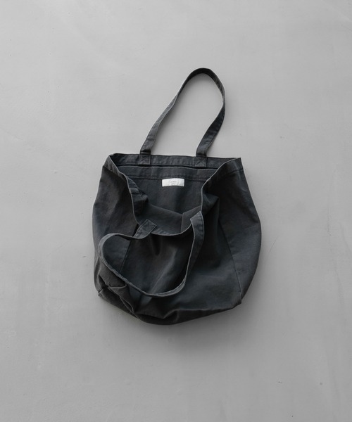 remer（リメール）の「loose wash tote bag/ルーズウォッシュトートバッグ（トートバッグ・メンズ・ブラック/カーキ/アイボリー/ブルーグレー・FREE）」の4枚目の写真