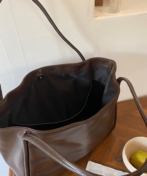 HALEY PESCA（ヘーリーペスカ）の「HALEY PESCA/大容量 合成皮革トートバッグ（トートバッグ・レディース・アイボリー/ブラック/ブラウン・FREE）」の14枚目の写真