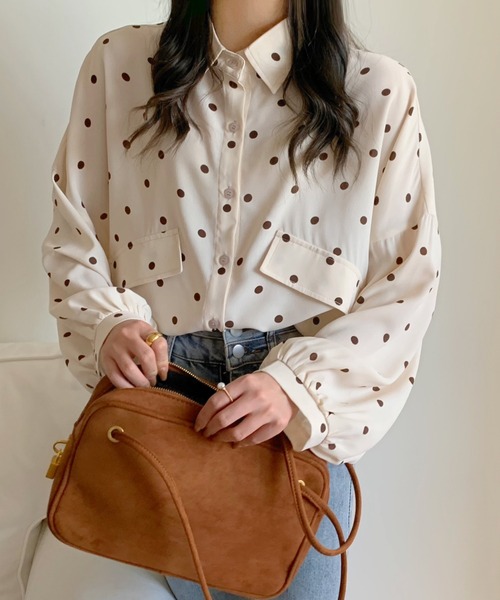 Diosfront（ディオスフロント）の「ボリュームスリーブドットシャツブラウス（Tシャツ/カットソー・レディース・アイボリー/ブラック/グリーン/ブルー・FREE）」の5枚目の写真