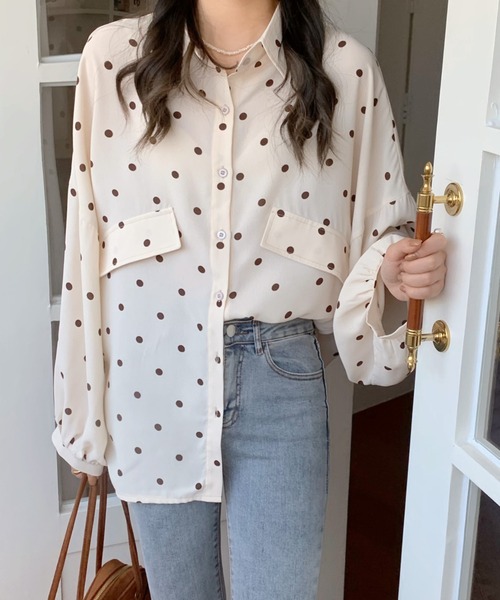 Diosfront（ディオスフロント）の「ボリュームスリーブドットシャツブラウス（Tシャツ/カットソー・レディース・アイボリー/ブラック/グリーン/ブルー・FREE）」の9枚目の写真