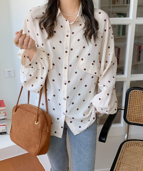 Diosfront（ディオスフロント）の「ボリュームスリーブドットシャツブラウス（Tシャツ/カットソー・レディース・アイボリー/ブラック/グリーン/ブルー・FREE）」の19枚目の写真