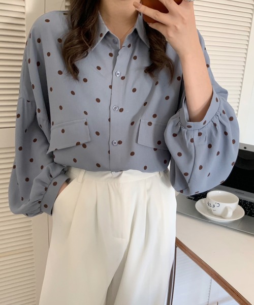 Diosfront（ディオスフロント）の「ボリュームスリーブドットシャツブラウス（Tシャツ/カットソー・レディース・アイボリー/ブラック/グリーン/ブルー・FREE）」の7枚目の写真