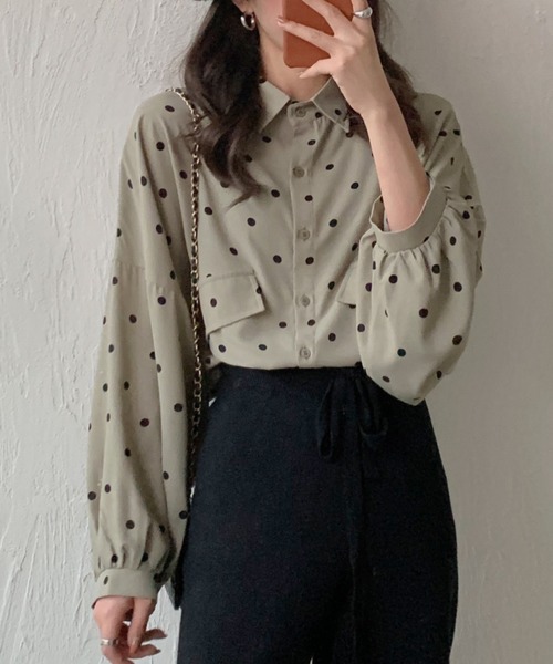 Diosfront（ディオスフロント）の「ボリュームスリーブドットシャツブラウス（Tシャツ/カットソー・レディース・アイボリー/ブラック/グリーン/ブルー・FREE）」の16枚目の写真