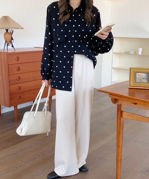 Diosfront（ディオスフロント）の「ボリュームスリーブドットシャツブラウス（Tシャツ/カットソー・レディース・アイボリー/ブラック/グリーン/ブルー・FREE）」の17枚目の写真