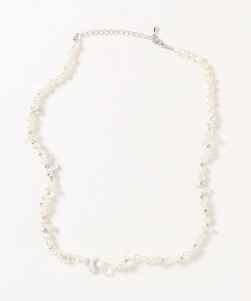 natural couture（ナチュラルクチュール）の「ビーズネックレス（ネックレス・レディース・ホワイト/ブラック・FREE）」の5枚目の写真