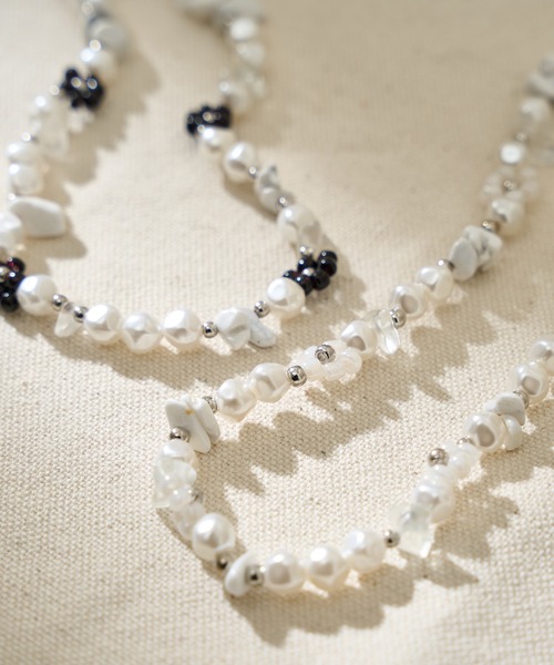 natural couture（ナチュラルクチュール）の「ビーズネックレス（ネックレス・レディース・ホワイト/ブラック・FREE）」の8枚目の写真