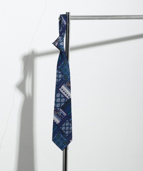 NILWAY（ニルウェイ）の「総柄とろみネクタイ（ネクタイ・メンズ・ホワイト系/ブラック系/ブラック系1/ブラウン系/ブラウン系1/ブラウン系2/ブルー系/ブルー系1/イエロー系・FREE）」の8枚目の写真