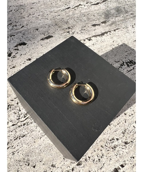 EGOIST（エゴイスト）の「ボリュームミニフープピアス（ピアス（両耳用）・レディース・ゴールド/シルバー・FREE）」の4枚目の写真