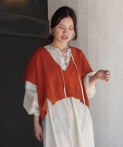 CORNERS（コーナーズ）の「深Vネックベスト（ベスト・レディース・ブラック/ベージュ系その他/グリーン/パープル/ダークグリーン/ピンク/オレンジ・M）」の21枚目の写真