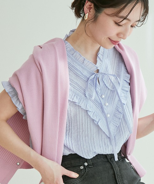 vis-`a-vis（ビサビ）の「【WEB限定】【追加生産】ピンタックフリルブラウス（シャツ/ブラウス・レディース・ブラック/オリーブ/ラベンダー/キナリ・FREE）」の4枚目の写真