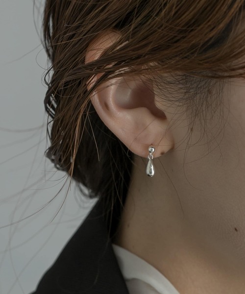 SMELLY(スメリー)の「silver925ドロップミニピアス(ピアス(両耳用)・レディース・ゴールド/シルバー・-)」の1枚目の写真