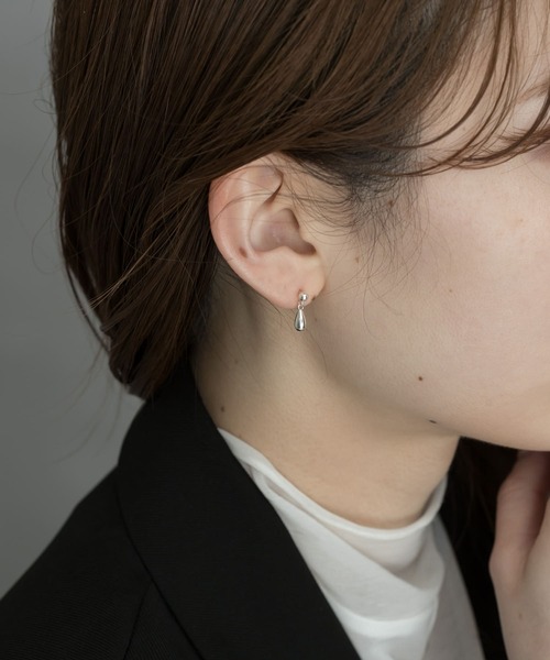 SMELLY(スメリー)の「silver925ドロップミニピアス(ピアス(両耳用)・レディース・ゴールド/シルバー・-)」の3枚目の写真