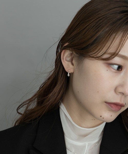 SMELLY(スメリー)の「silver925ドロップミニピアス(ピアス(両耳用)・レディース・ゴールド/シルバー・-)」の10枚目の写真