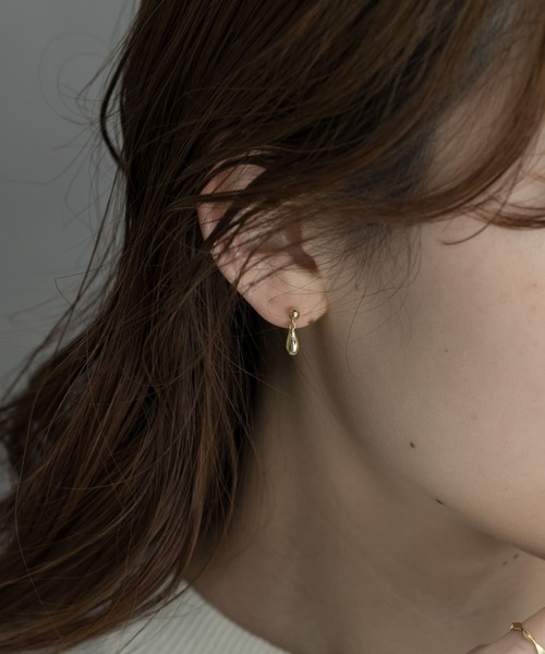 SMELLY(スメリー)の「silver925ドロップミニピアス(ピアス(両耳用)・レディース・ゴールド/シルバー・-)」の6枚目の写真