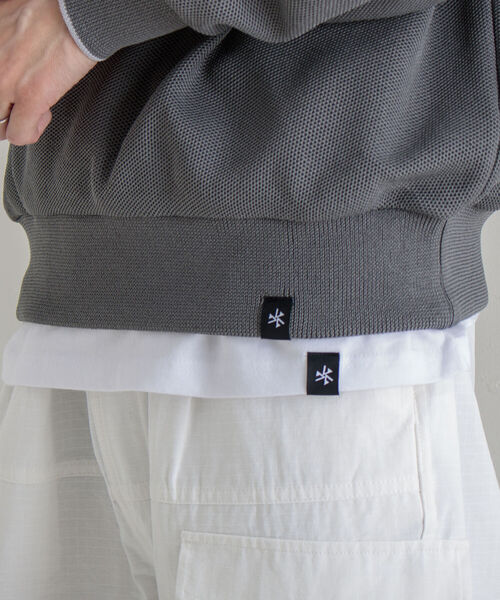 GLOSTER（グロスター）の「《ニット＋カットソーの2点SET》レイヤードプルオーバーニット【WEB限定カラーあり】（ニット/セーター・メンズ・チャコールグレー/ベージュ/サックスブルー/ミント・MEDIUM/LARGE）」の15枚目の写真