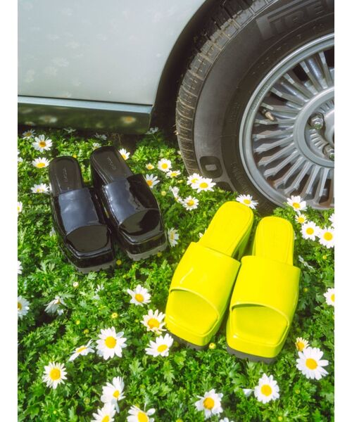 EMODA（エモダ）の「タンクスクエアサンダル（サンダル・レディース・ブラック/ライム・SMALL/MEDIUM/LARGE）」の3枚目の写真