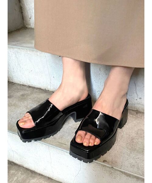 EMODA（エモダ）の「タンクスクエアサンダル（サンダル・レディース・ブラック/ライム・SMALL/MEDIUM/LARGE）」の4枚目の写真