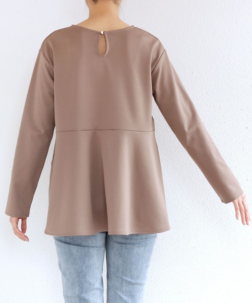 andme(アンドミー)の「きれいめポンチ長袖ペプラムフレアトップス(Tシャツ/カットソー・レディース・ブラック/ネイビー/オフホワイト/ブルーグレー/グレイッシュベージュ・M/L)」の10枚目の写真
