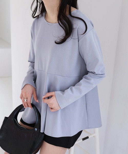 andme(アンドミー)の「きれいめポンチ長袖ペプラムフレアトップス(Tシャツ/カットソー・レディース・ブラック/ネイビー/オフホワイト/ブルーグレー/グレイッシュベージュ・M/L)」の8枚目の写真