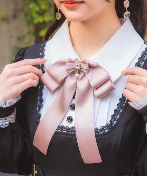 ROJITA（ロジータ）の「ビジュ付きアーチリボンブローチ（ブローチ