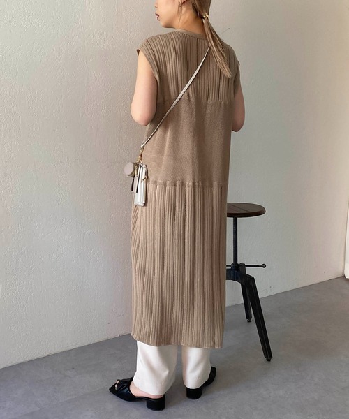 CAPRICIEUX LE'MAGE（カプリシューレマージュ）の「パネル編みジレワンピース（ワンピース・レディース・アイボリー/モカ・FREE）」の5枚目の写真