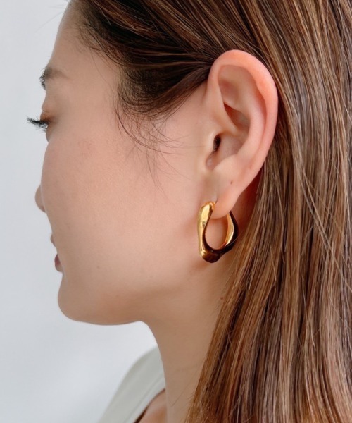 Vicente（ヴィセンテ）の「Solida earrings（ピアス（両耳用）・レディース・ゴールド・FREE）」の3枚目の写真