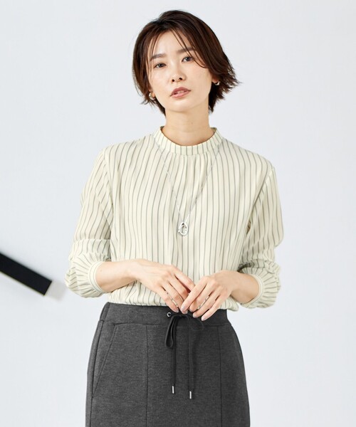 J.PRESS(ジェイプレス)の「【洗える】シルクタッチ ダブルストライプ スタンドカラー ブラウス(シャツ/ブラウス・レディース・ホワイト系1/ネイビー系1/ピンク系1・11/9)」の2枚目の写真