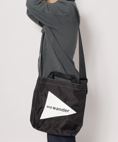 and wander（アンドワンダー）の「and wander/アンドワンダー CORDURA LOGO TOTE BAG トートバッグ（トートバッグ・メンズ・ブラック・FREE）」の7枚目の写真
