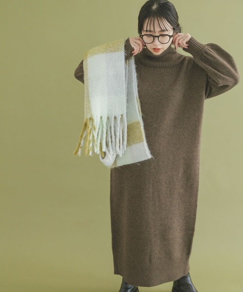 ITEMS URBANRESEARCH（アイテムズ アーバンリサーチ）の「タートルネックニットワンピース（ワンピース・レディース・カーキ/ブラック/ベージュ/ブラウン・FREE）」の3枚目の写真